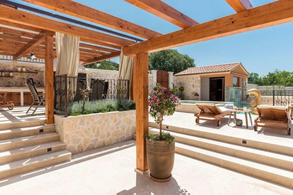 Villa Hirundo Rustica Skradin Bagian luar foto
