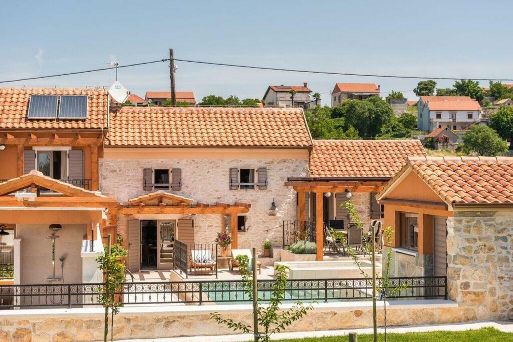 Villa Hirundo Rustica Skradin Bagian luar foto
