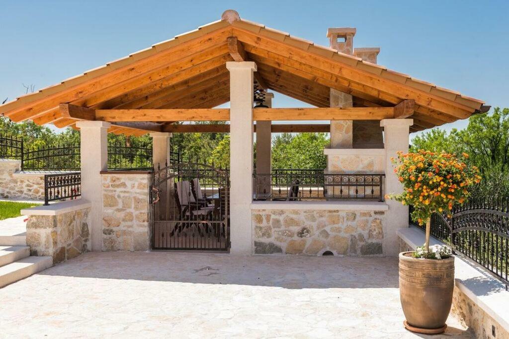 Villa Hirundo Rustica Skradin Bagian luar foto