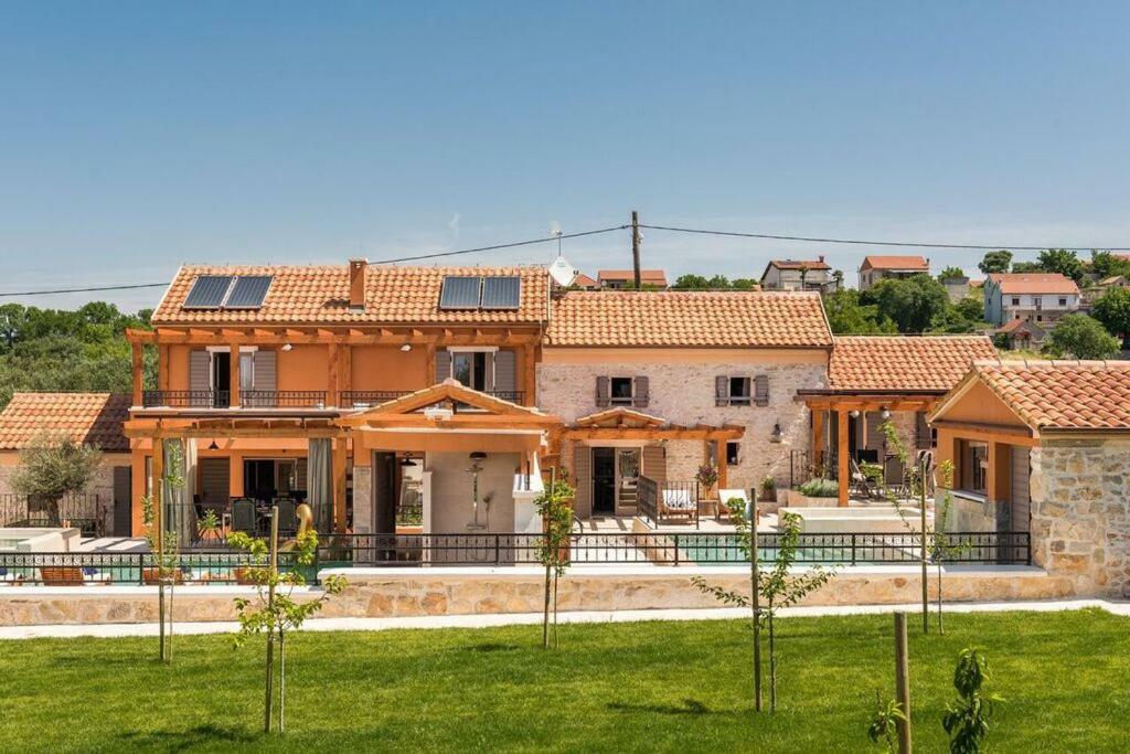 Villa Hirundo Rustica Skradin Bagian luar foto