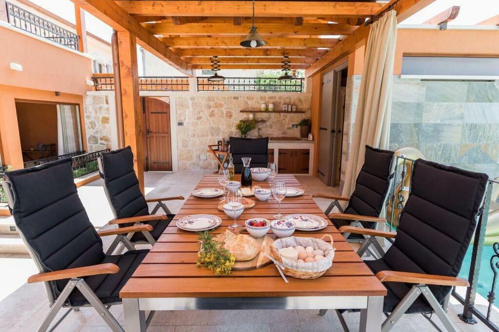 Villa Hirundo Rustica Skradin Bagian luar foto